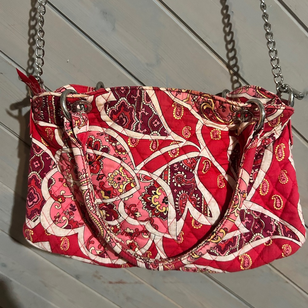 Vera Bradley‎ Shoulder Bag Red Pink Paisley Quilted Chain Strap Purse - Picture 2 of 8